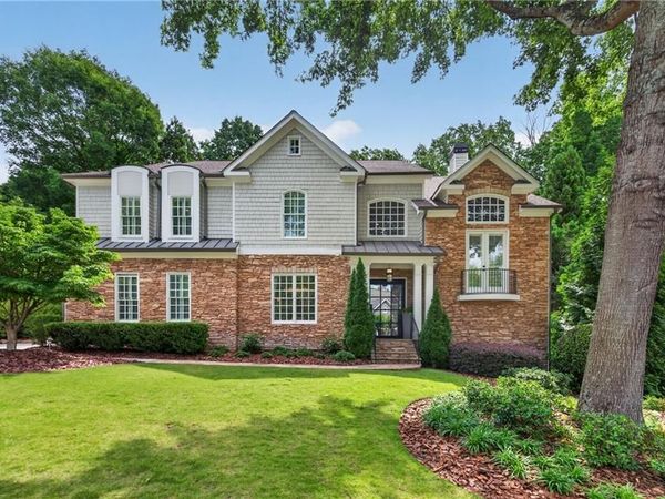 800 Lake Summit Drive , Atlanta, GA 30342