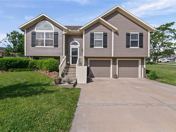 1700 Debrah Drive, Kearney, MO 64060