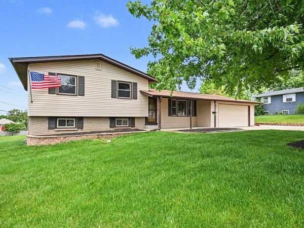 2 Briarcliff Road , Montgomery, IL 60538