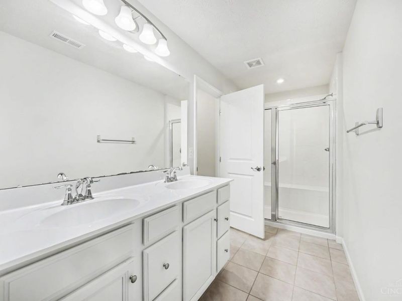 7938 Pinnacle Point Drive, West Chester, OH 45069 Photo 19