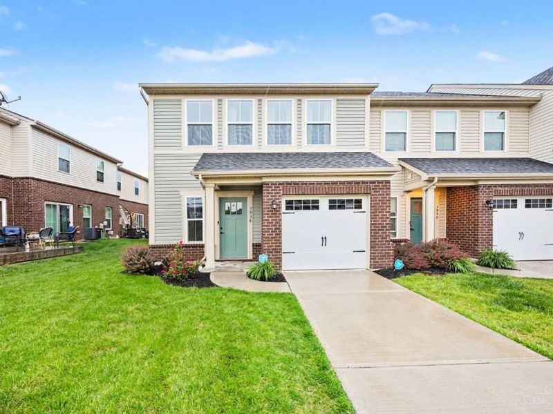 7938 Pinnacle Point Drive, West Chester, OH 45069 Photo 2