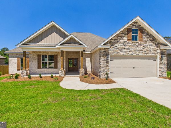 212 Golden Chestnut Bend, Bonaire, GA 31005