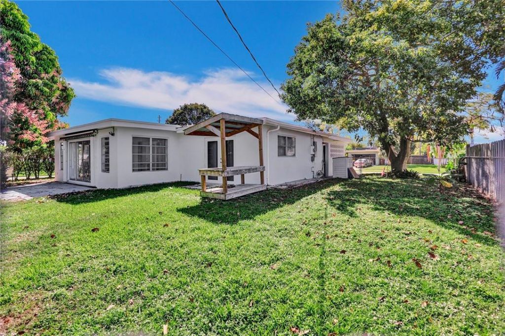 1013 SE 14th Court, Deerfield Beach, FL 33441 Photo