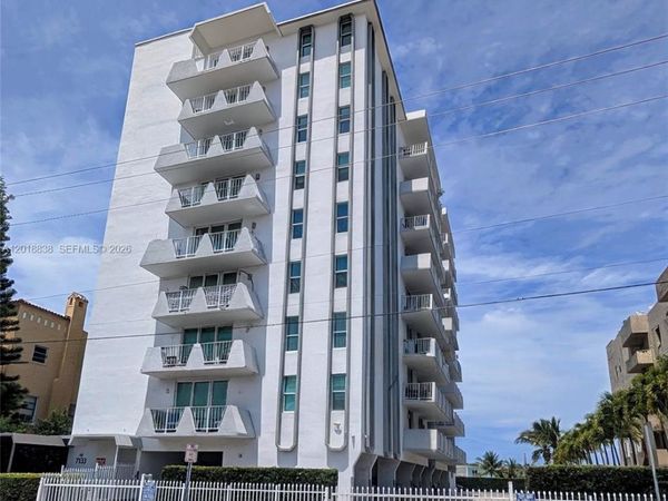 7133 Bay Dr , Unit PH-1, Miami Beach, FL 33141