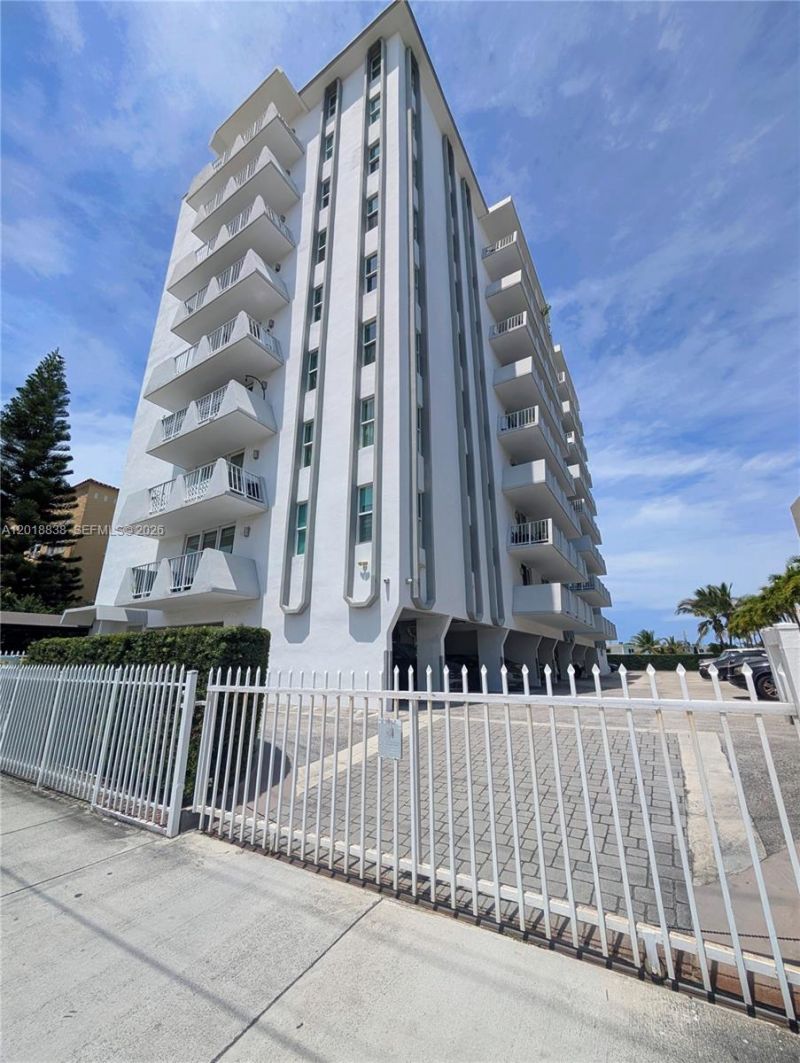 7133 Bay Dr , Unit PH-1, Miami Beach, FL 33141 Photo