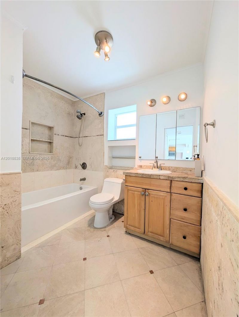 7133 Bay Dr , Unit PH-1, Miami Beach, FL 33141 Photo