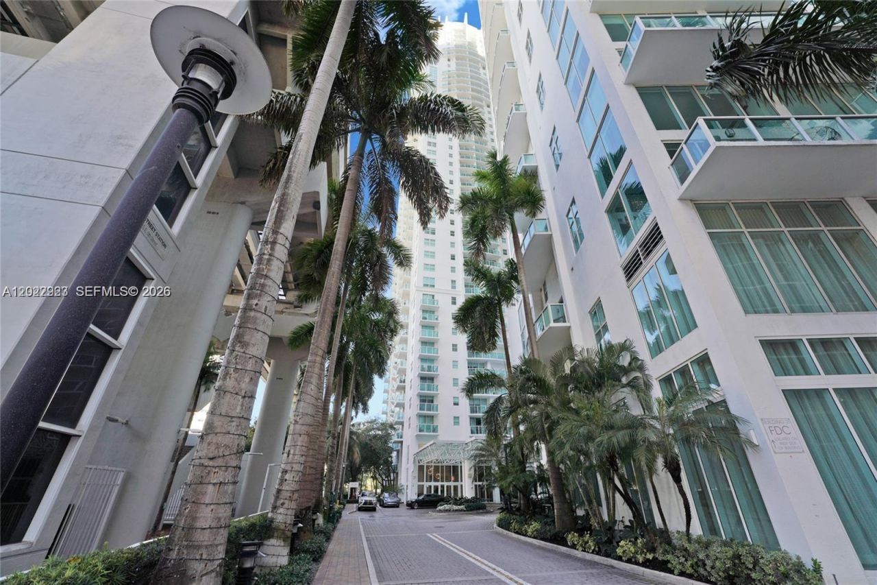 31 SE 5th St, Unit 3306, Miami, FL 33131 Photo