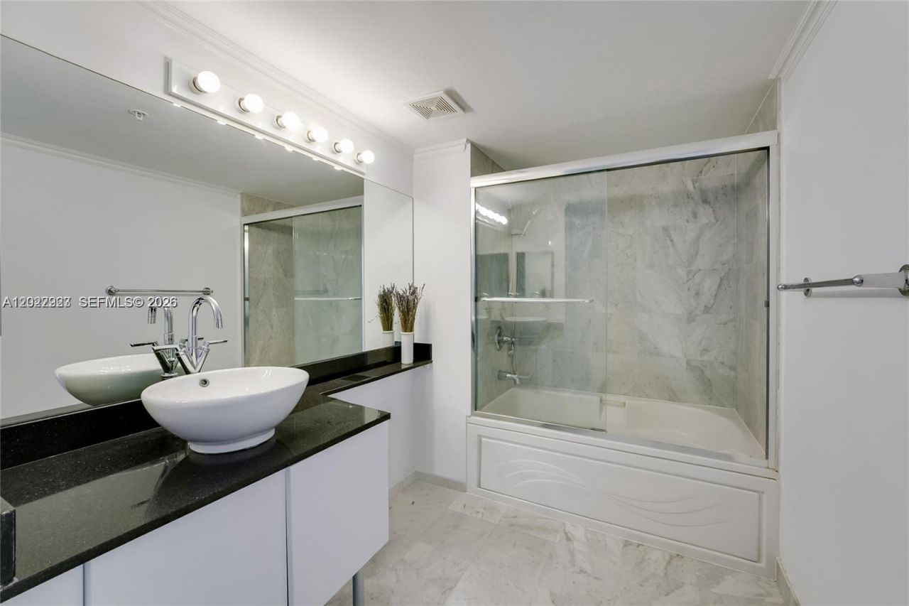 31 SE 5th St, Unit 3306, Miami, FL 33131 Photo