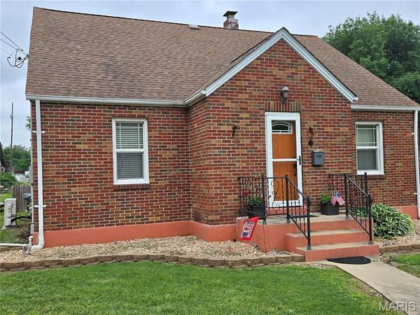 105 S Carleton Street , Farmington, MO 63640