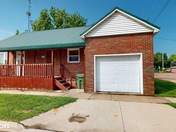 223 N 1st St, Greene, IA 50636