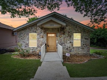 1303 Arizona Avenue, Dallas, TX 75216