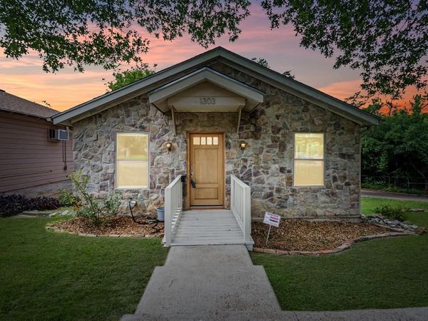 1303 Arizona Avenue, Dallas, TX 75216