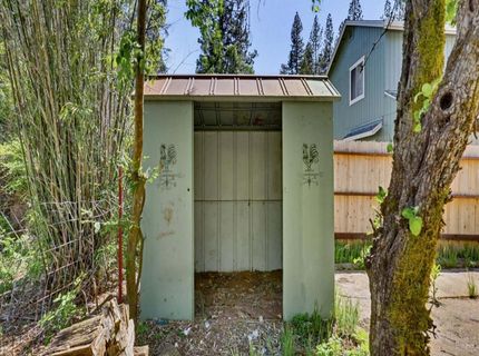 10883 Pine Hill Dr, Grass Valley, CA 95945 Photo