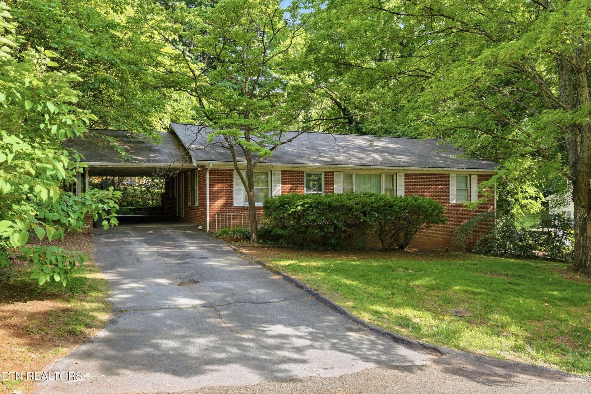 504 Hayworth Drive, Knoxville, TN 37920 Main Photo