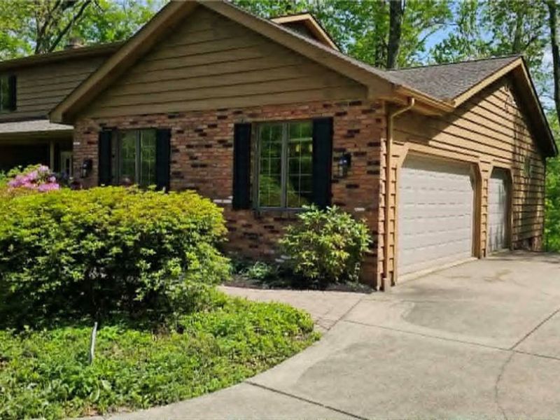 35970 Timber Ridge Lane, Willoughby, OH 44094 Photo 2