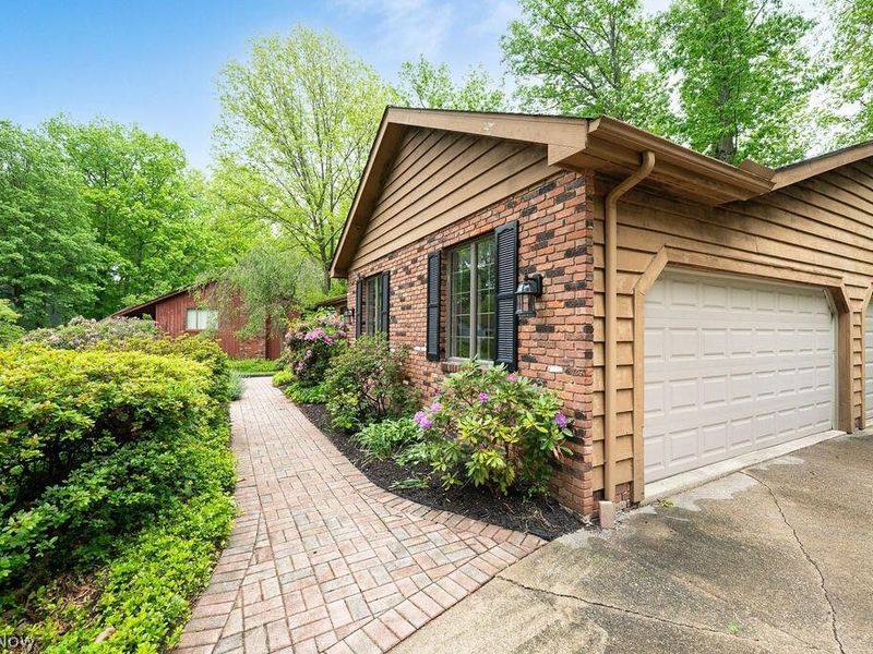 35970 Timber Ridge Lane, Willoughby, OH 44094 Photo 6