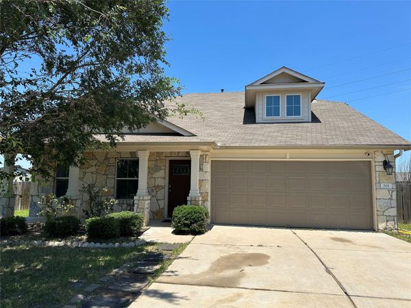201 N Hunting Lodge LN, Bastrop, TX 78602