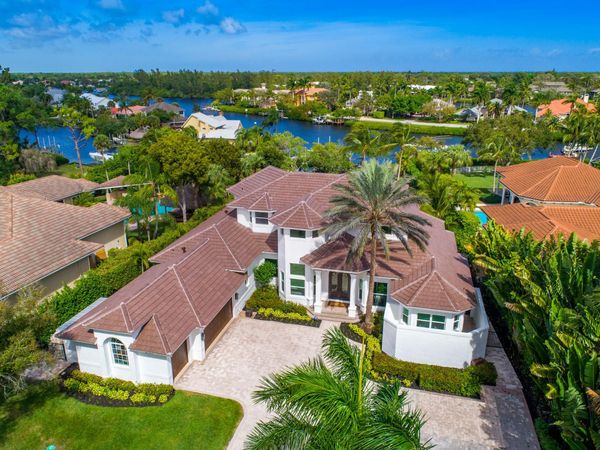 8709 SE Compass Island Way, Jupiter, FL 33458