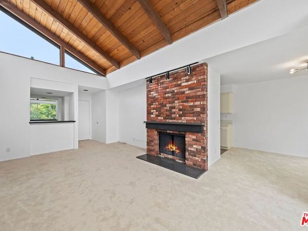 1340 S BEVERLY GLEN Boulevard, Unit 303, Los Angeles, CA 90024