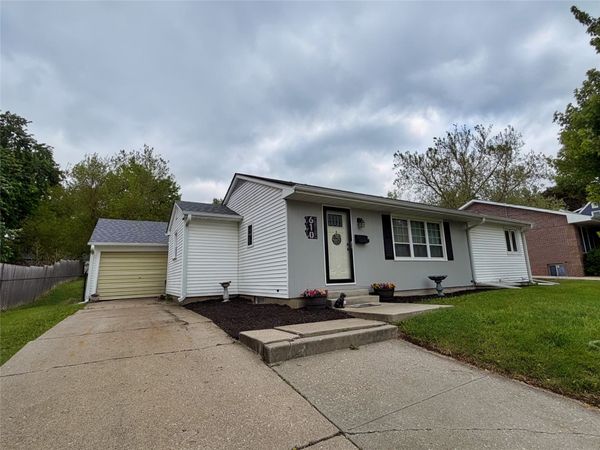 610 E 14th Street S, Newton, IA 50208