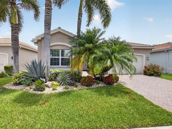 9289 Clearhill Rd, Boynton Beach, FL 33473