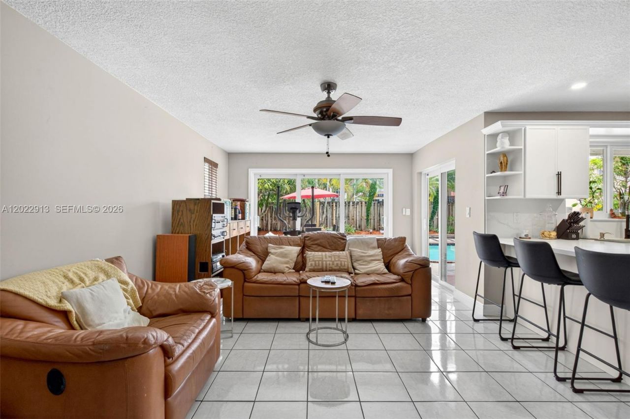 15596 SW 110th Ter , Miami, FL 33196 Photo