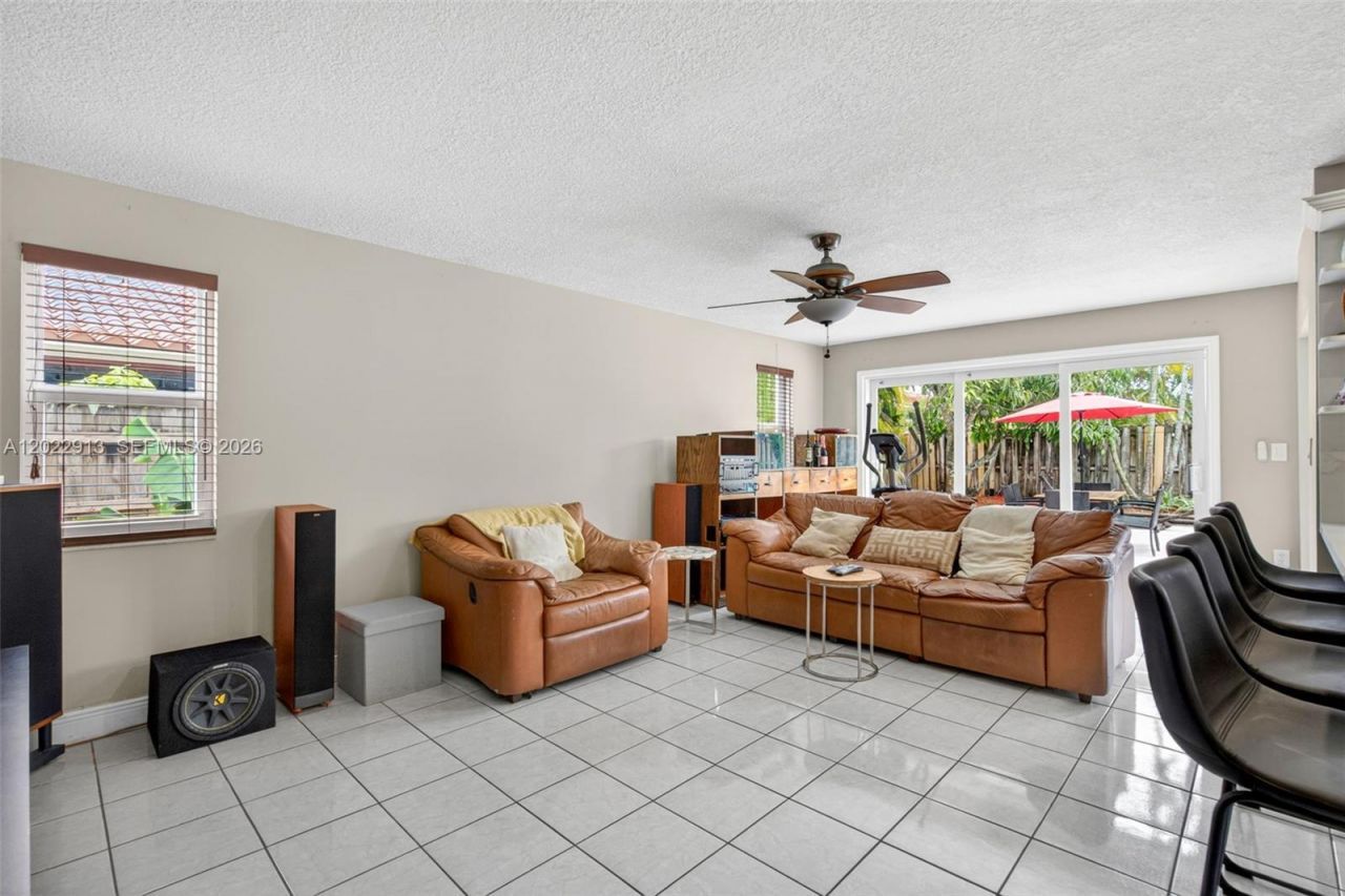 15596 SW 110th Ter , Miami, FL 33196 Photo
