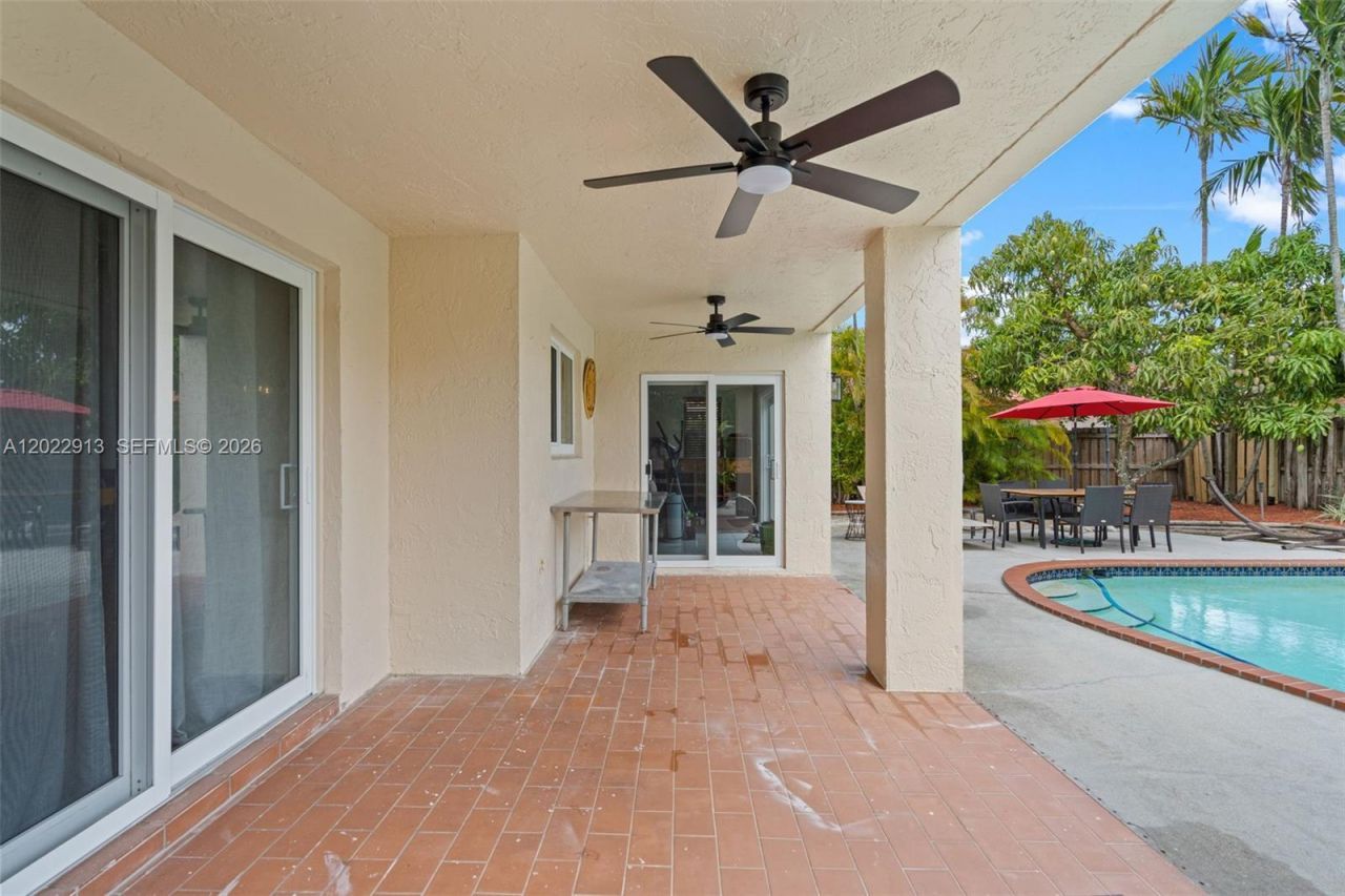 15596 SW 110th Ter , Miami, FL 33196 Photo