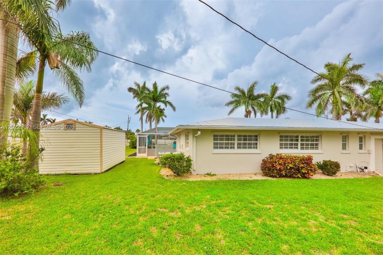 450 Bayshore Dr, Cape Coral, FL 33904 Photo
