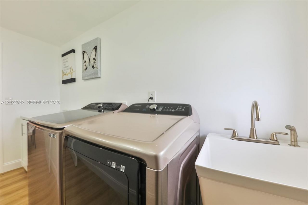 450 Bayshore Dr , Cape Coral, FL 33904 Photo