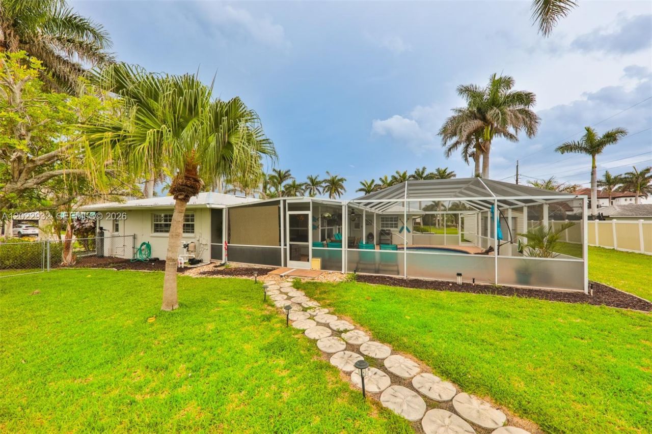 450 Bayshore Dr , Cape Coral, FL 33904 Photo