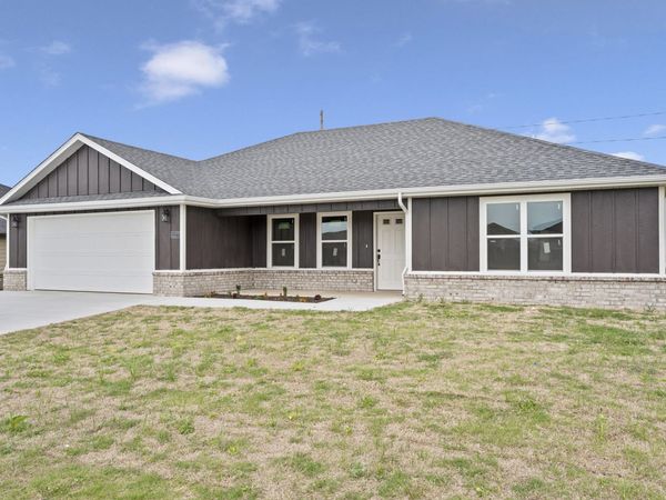 1127 Center Court Circle , Grove, OK 74344