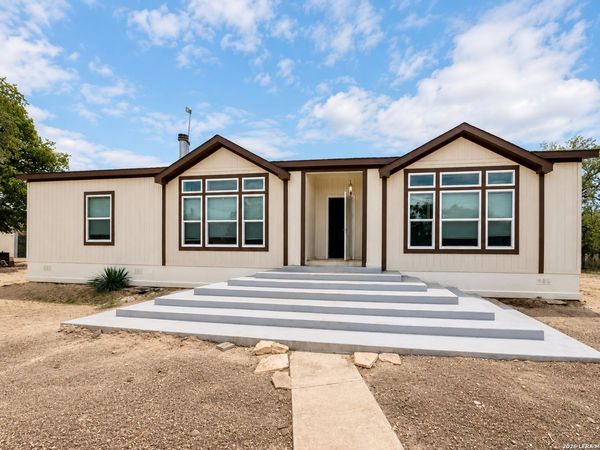 366 Ranch Rd, Somerset, TX 78069
