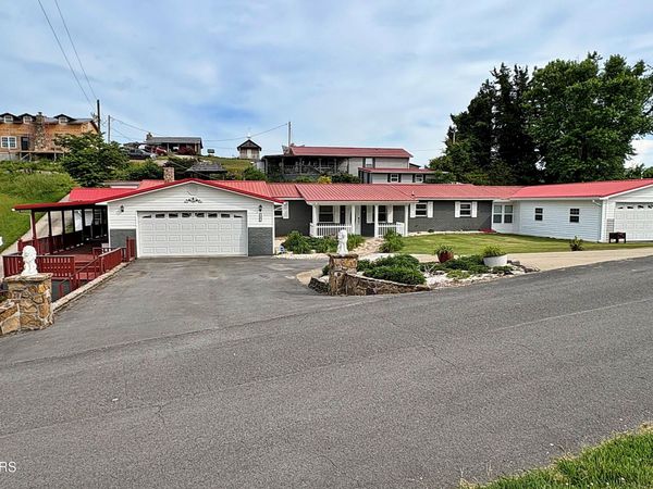 125 Parliament Rd, Harrogate, TN 37752