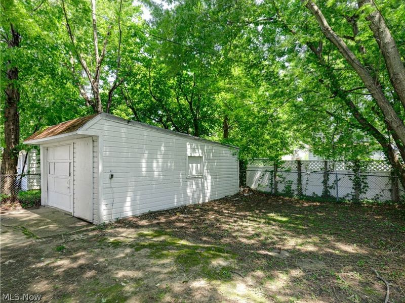 1367 Clearaire Road, Cleveland, OH 44110 Photo 4