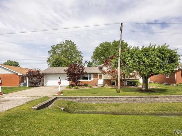 1154 Saint Thomas Road , Granite City, IL 62040