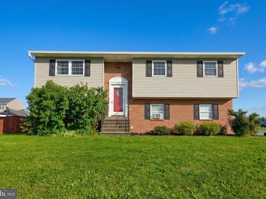 125 LEGION DRIVE, BIGLERVILLE, PA 17307