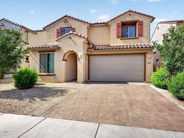 9022 W LUKE Avenue, Glendale, AZ 85305