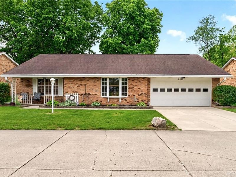 6668 Oakwood Lane, Huber Heights, OH 45424 Photo 1