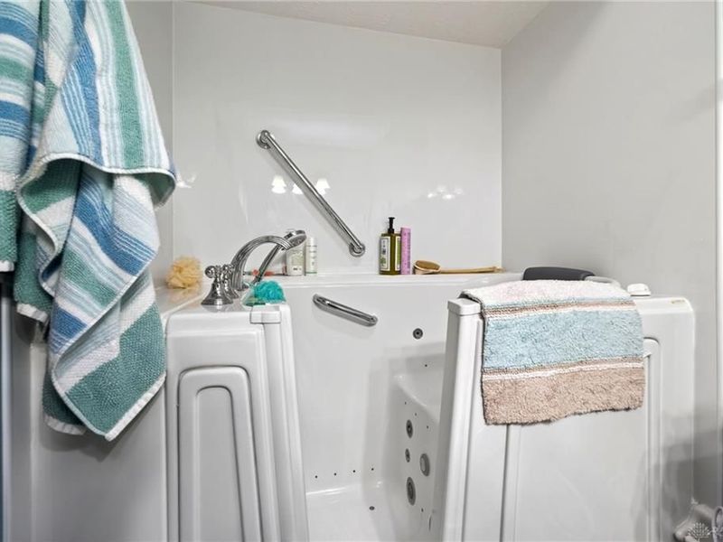 6668 Oakwood Lane, Huber Heights, OH 45424 Photo 27