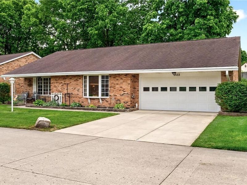 6668 Oakwood Lane, Huber Heights, OH 45424 Photo 3