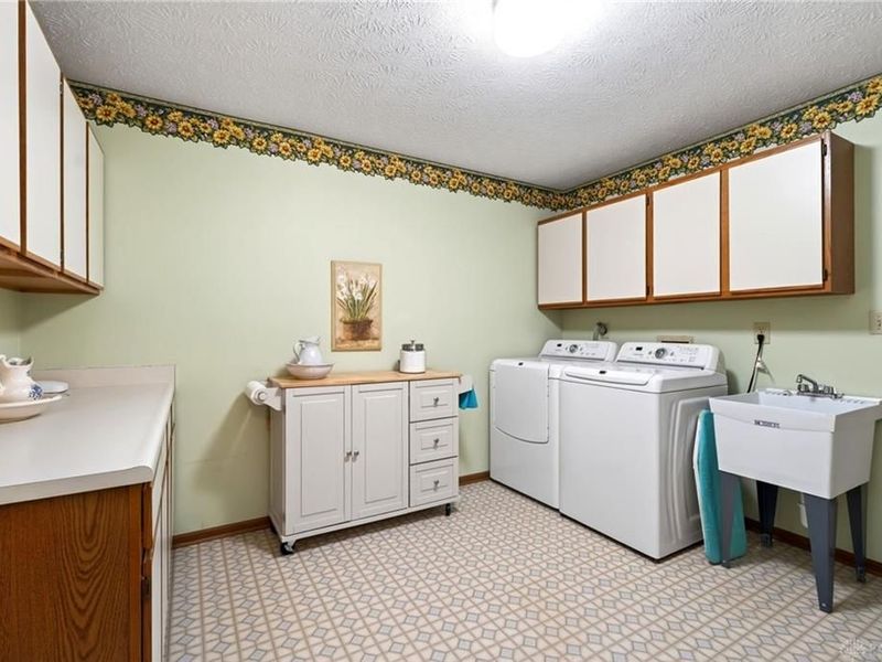 6668 Oakwood Lane, Huber Heights, OH 45424 Photo 33