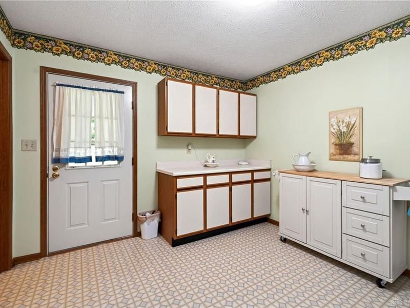 6668 Oakwood Lane, Huber Heights, OH 45424 Photo 36