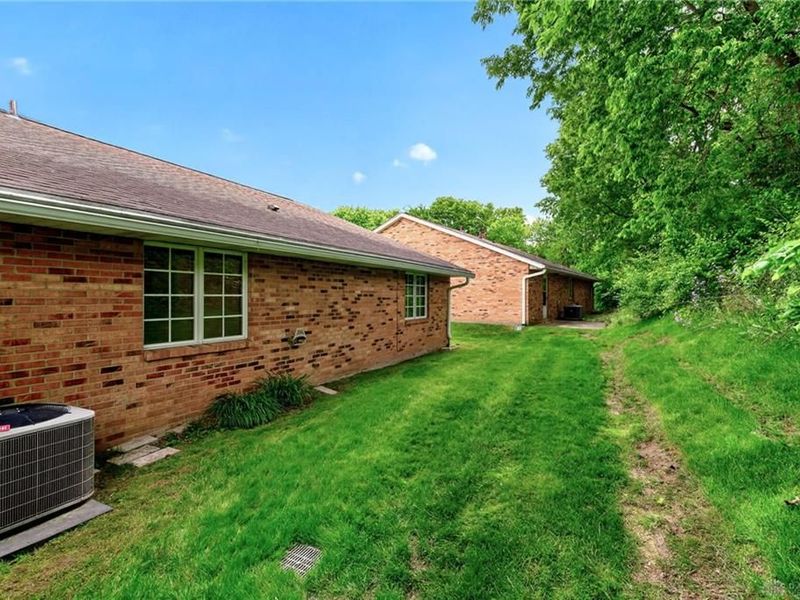 6668 Oakwood Lane, Huber Heights, OH 45424 Photo 45