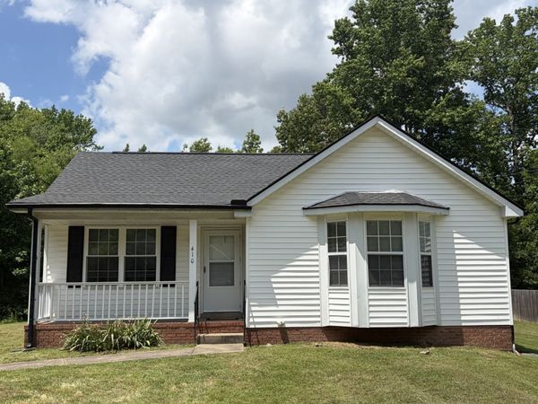 410 Roselawn Dr , Clarksville, TN 37042