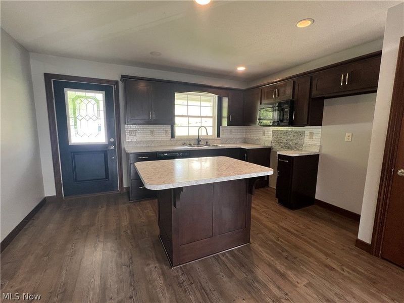 357 E Liberty Street Street, Millersburg, OH 44654 Photo 4