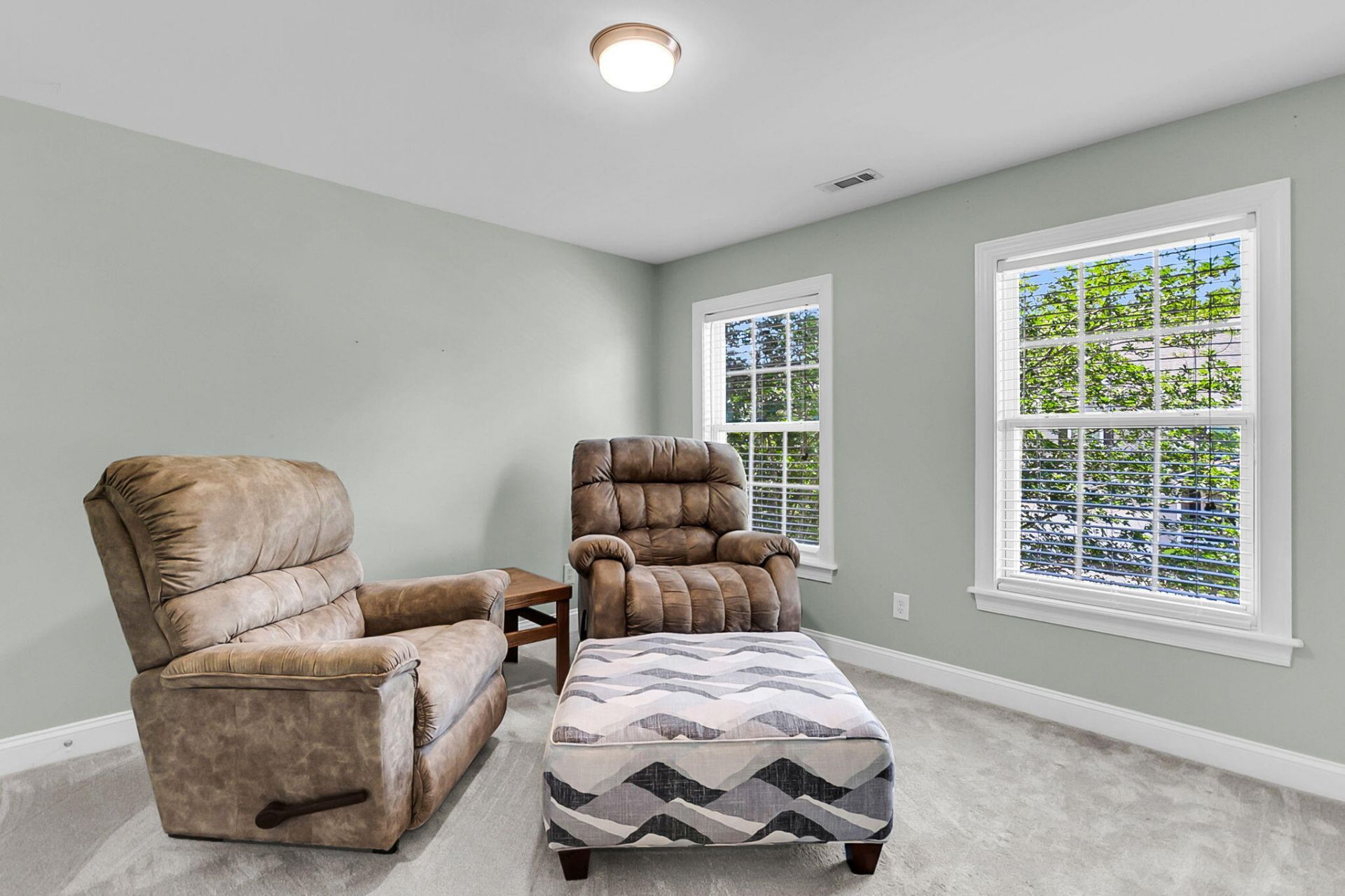2372 Bergeron Way Photo 37