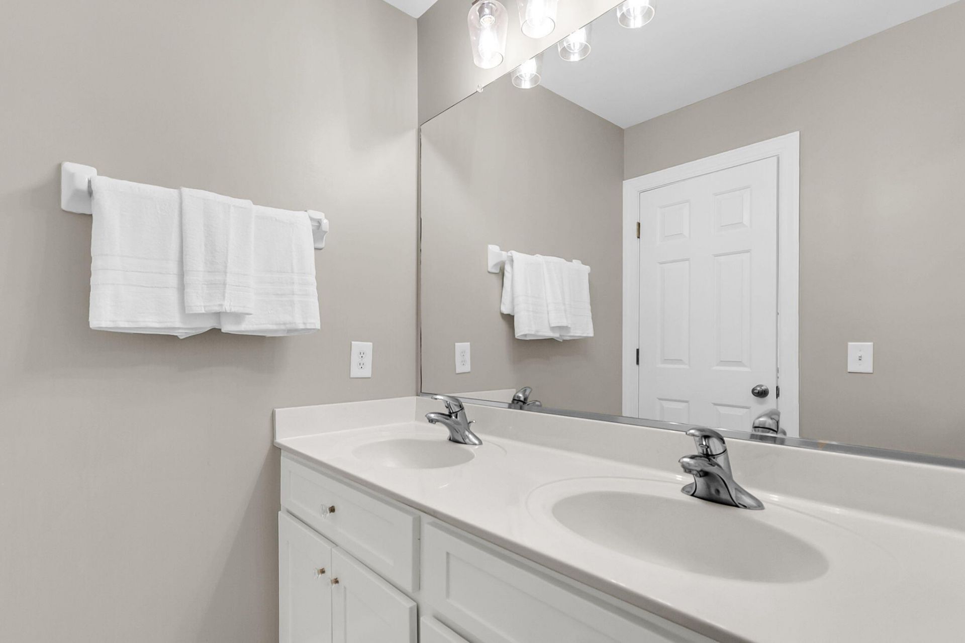 2372 Bergeron Way Photo 38