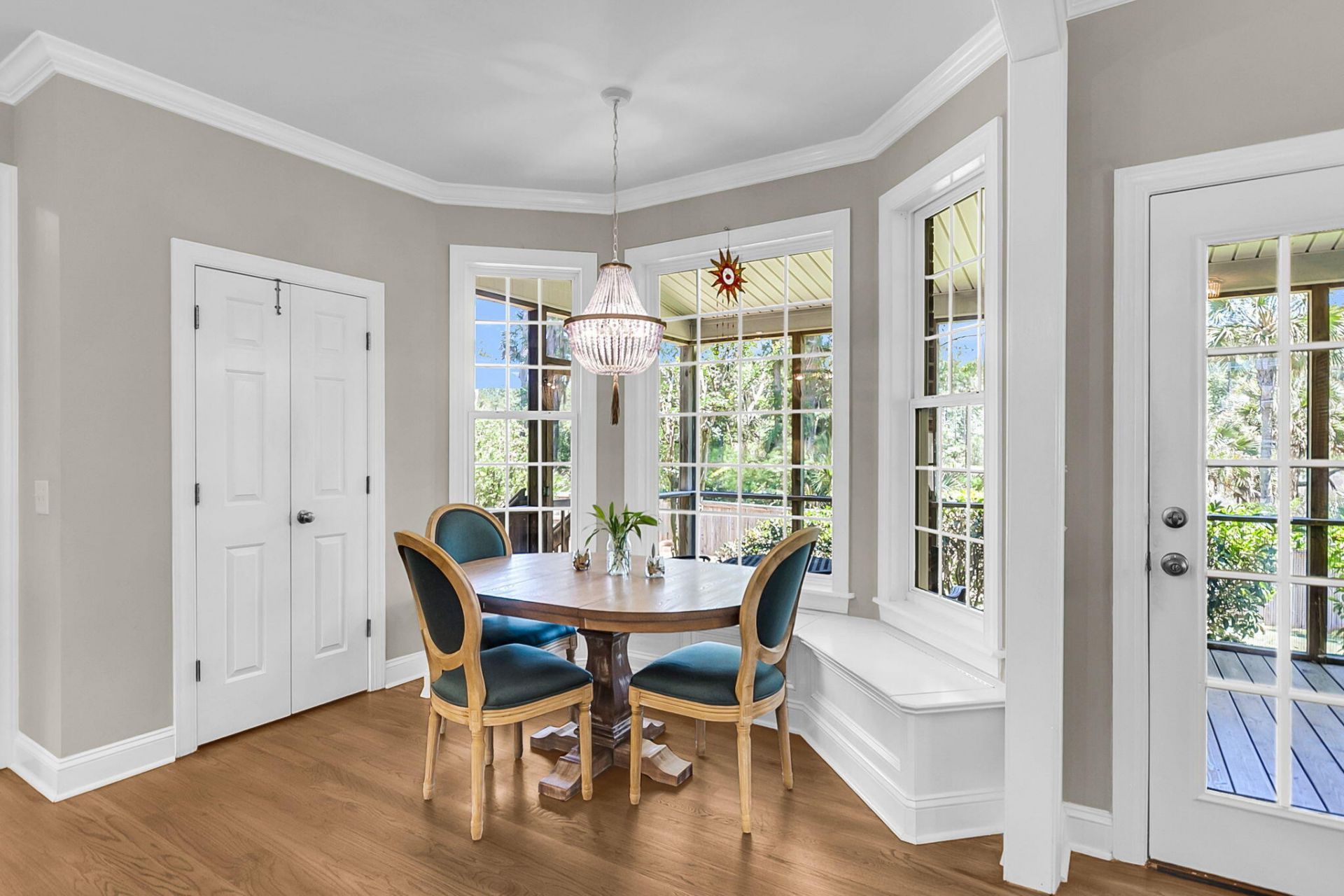 2372 Bergeron Way Photo 9