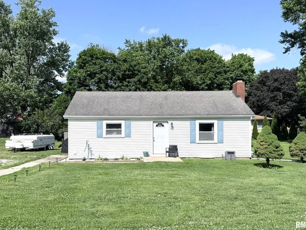 201 S OLIN Street, Altona, IL 61414